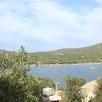 Secluded Fisherman's Cove Ladjin - Landjin, Pasman - 8500 Vakantiehuis *
