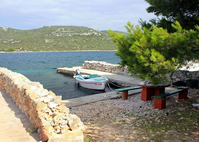 Feriehus Secluded Fisherman's Cove Ladjin - Landjin, Pasman - 8500