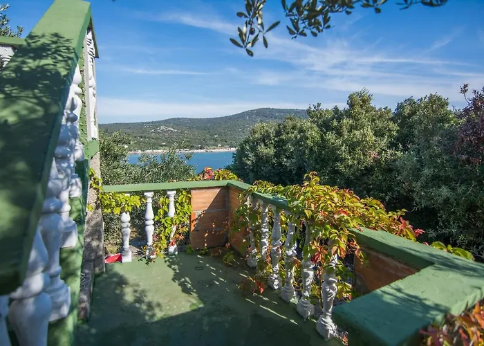 Secluded Fisherman's Cove Ladjin - Landjin, Pasman - 8500 * Tkon