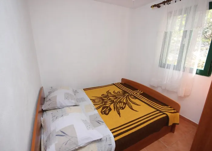 Vikendica Secluded Fisherman's Cove Ladjin - Landjin, Pasman - 8500