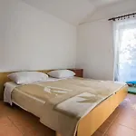 Casa de Férias Secluded Fisherman's Cove Ladjin - Landjin, Pasman - 8500 Tkon